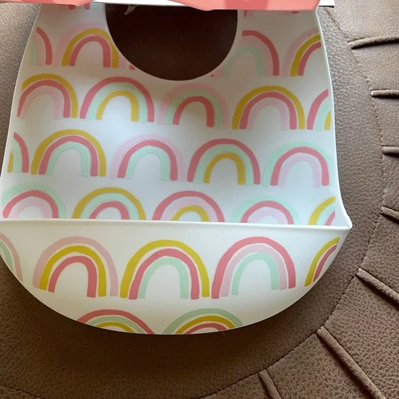 Cloud Island silicon bibs 2-pack - Picture 3 of 7